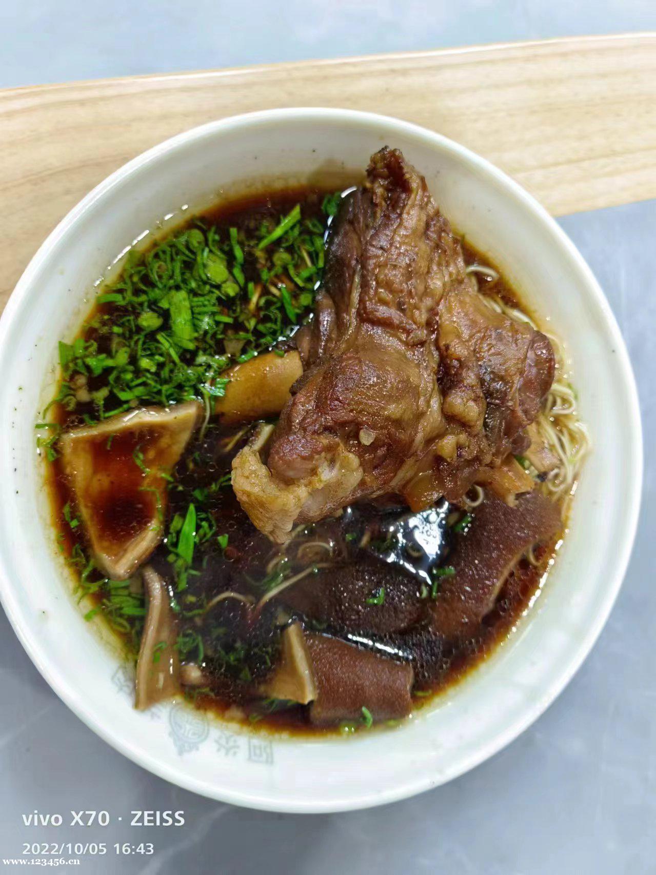 上海青浦哪里有好吃的羊肉面?阿炎羊肉面，您的美味首选!